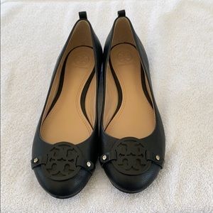 Tory Burch black ballerina flats.